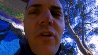 Il se fait sucer en pleine forêt par une jeune asiatique